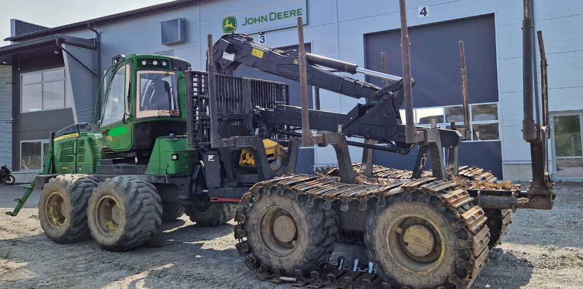 John Deere 1210E