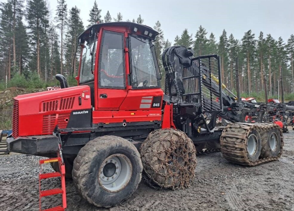 Komatsu 845