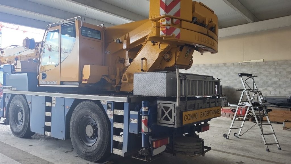 Liebherr LTM 1040-2.1